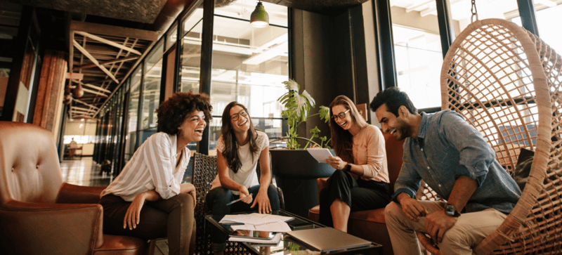 Les avantages du travail hybride pour les employés 